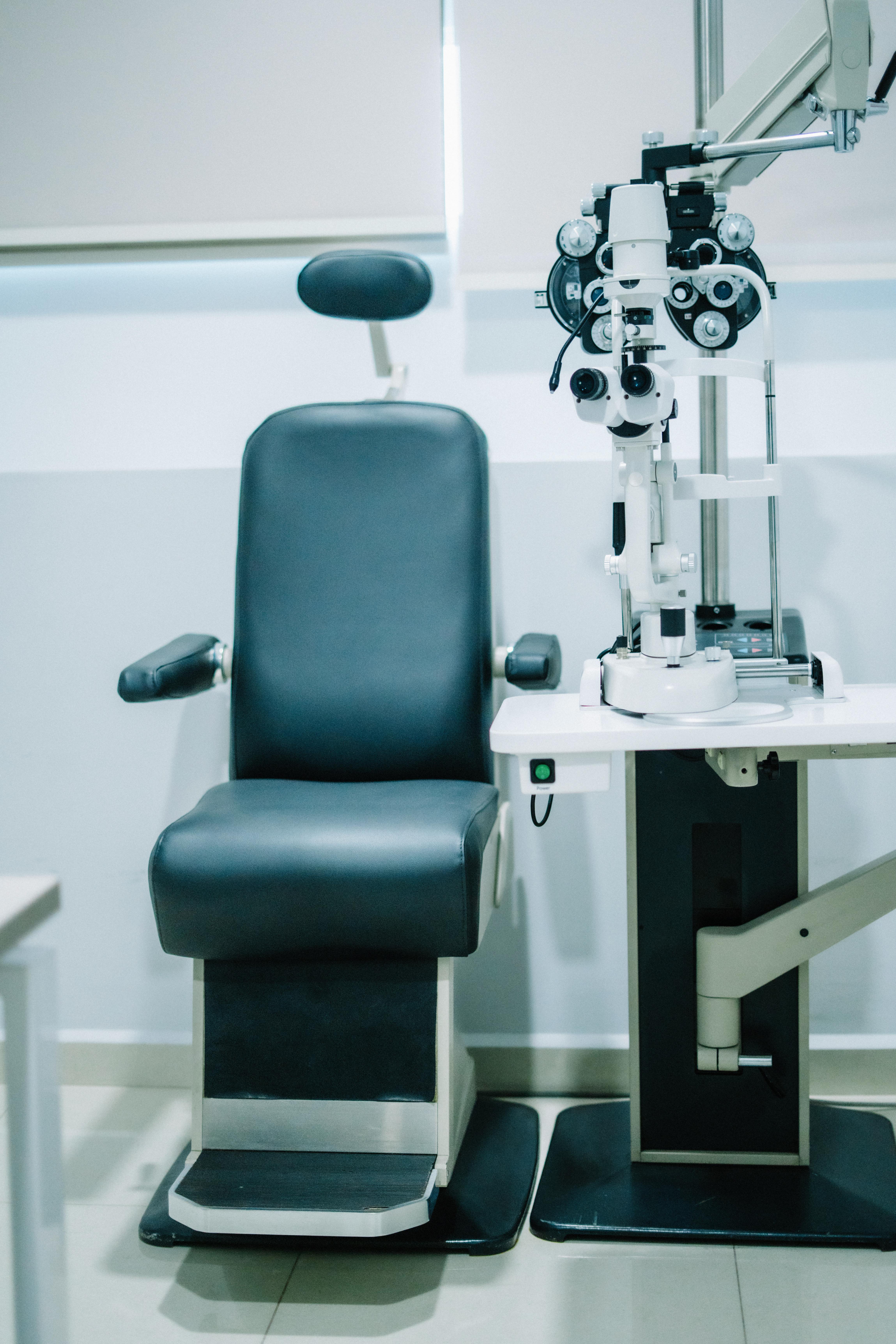 Sala de exames oftalmológicos moderna
